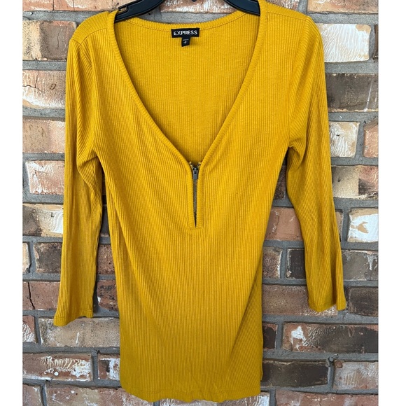 Express Women’s Gold V-Neck Top Size  Small - Picture 5 of 5